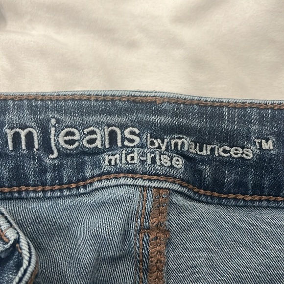 Maurice’s Size 2S Jeans!  Some mud stains!  Priced to sell! - Picture 4 of 10